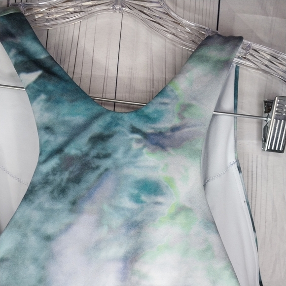 Athleta Conscious Crop Top Bra Tank  Size  XL Tie Dye - Picture 7 of 10